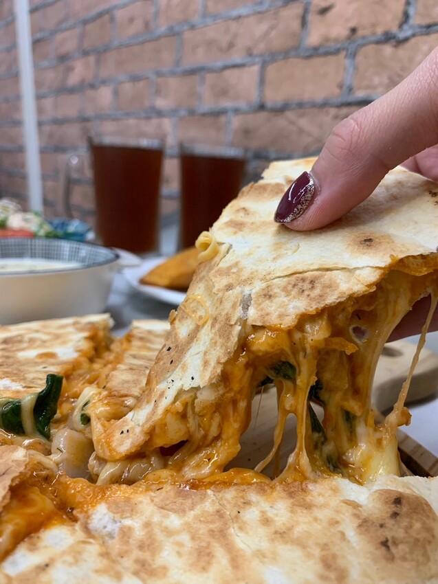 【台北】西門町美食｜西門巷弄美食 Blue磚塊義大利麵 俗又大碗的平價義大利麵 特色牽絲墨西哥烤餅必點！