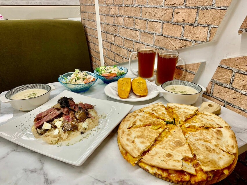 【台北】西門町美食｜西門巷弄美食 Blue磚塊義大利麵 俗又大碗的平價義大利麵 特色牽絲墨西哥烤餅必點！