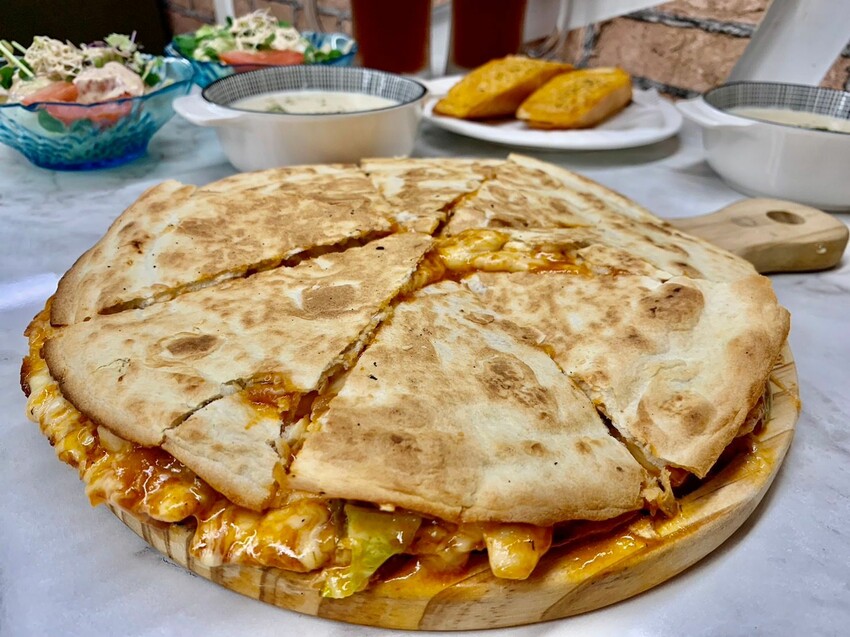 【台北】西門町美食｜西門巷弄美食 Blue磚塊義大利麵 俗又大碗的平價義大利麵 特色牽絲墨西哥烤餅必點！