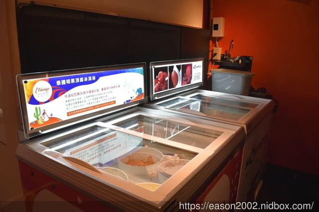 台北市東區燒肉推薦。嘴邊肉の嘴上功夫日式燒肉台北市民店。只要NT$650，多達70多種以上新鮮食材、冰淇淋、飲料、滷肉飯，無限量供應吃到飽