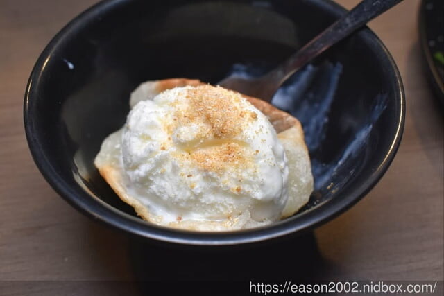 台北市東區燒肉推薦。嘴邊肉の嘴上功夫日式燒肉台北市民店。只要NT$650，多達70多種以上新鮮食材、冰淇淋、飲料、滷肉飯，無限量供應吃到飽