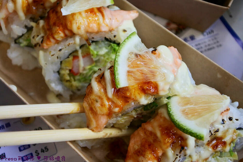 高雄壽司【一和壽叔】中秋壽司風味超Q可愛!聯名必比登柏弘肉臊香!炙燒鮭魚清爽生菜太飽足│巨蛋捷運站│左