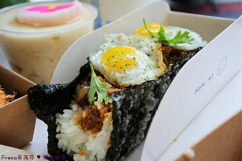 高雄壽司【一和壽叔】中秋壽司風味超Q可愛!聯名必比登柏弘肉臊香!炙燒鮭魚清爽生菜太飽足│巨蛋捷運站│左