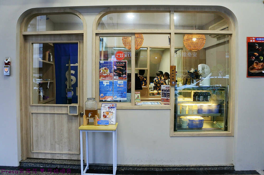 高雄壽司【一和壽叔】中秋壽司風味超Q可愛!聯名必比登柏弘肉臊香!炙燒鮭魚清爽生菜太飽足│巨蛋捷運站│左