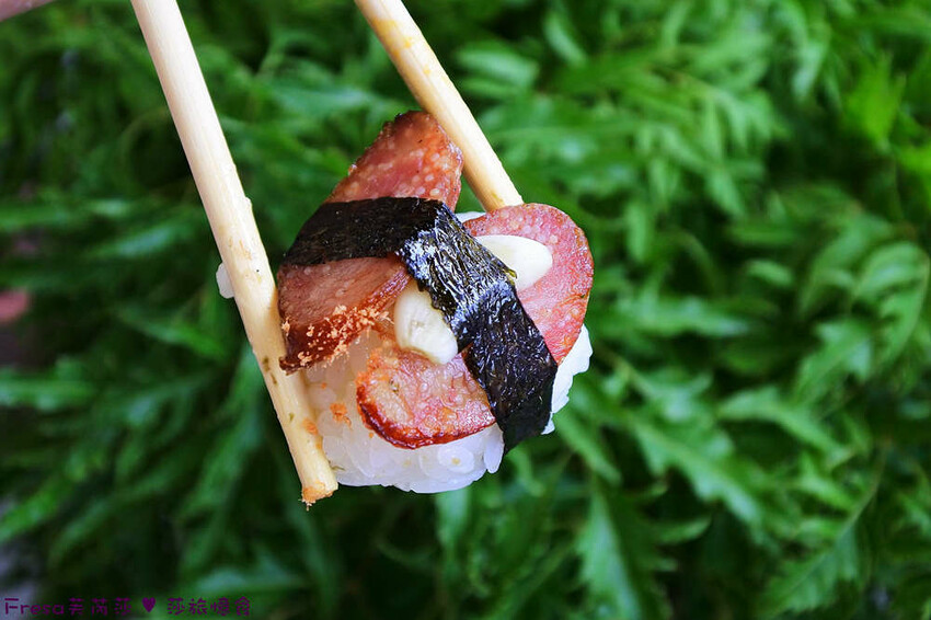 高雄壽司【一和壽叔】中秋壽司風味超Q可愛!聯名必比登柏弘肉臊香!炙燒鮭魚清爽生菜太飽足│巨蛋捷運站│左