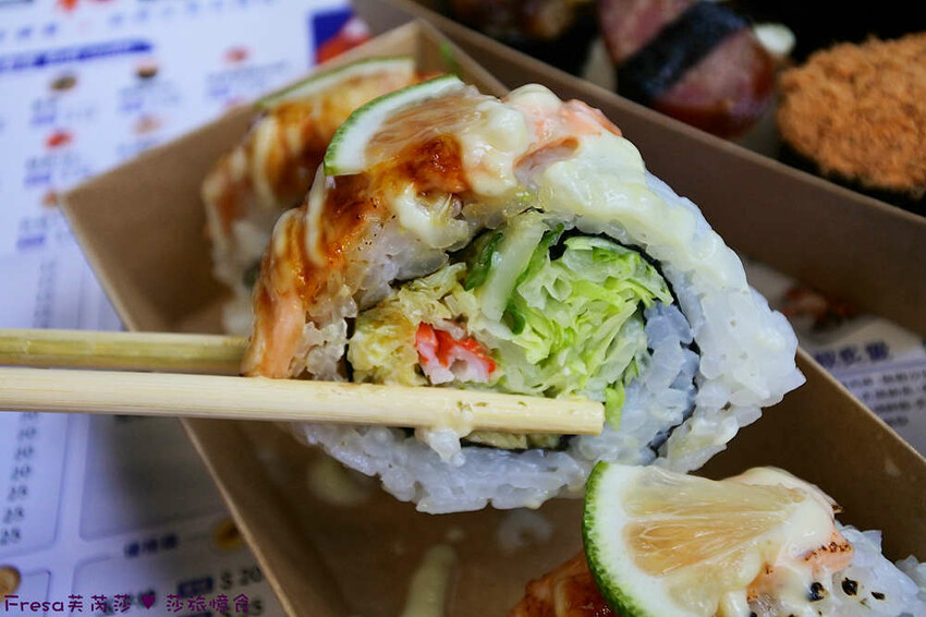 高雄壽司【一和壽叔】中秋壽司風味超Q可愛!聯名必比登柏弘肉臊香!炙燒鮭魚清爽生菜太飽足│巨蛋捷運站│左