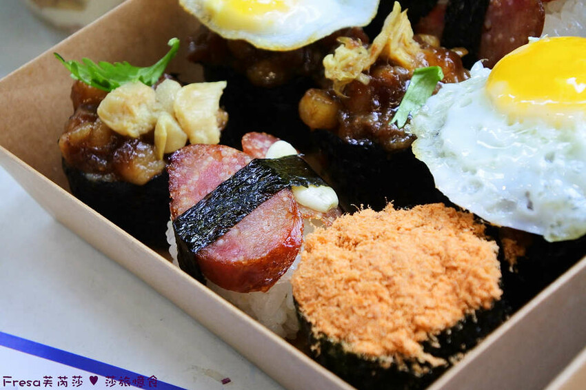 高雄壽司【一和壽叔】中秋壽司風味超Q可愛!聯名必比登柏弘肉臊香!炙燒鮭魚清爽生菜太飽足│巨蛋捷運站│左