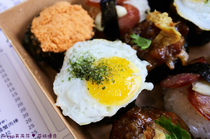 高雄壽司【一和壽叔】中秋壽司風味超Q可愛!聯名必比登柏弘肉臊香!炙燒鮭魚清爽生菜太飽足│巨蛋捷運站│左