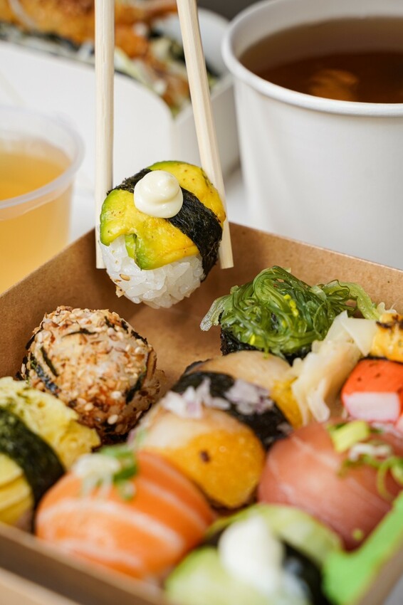 高雄美食｜超可愛的手毬壽司/食材新鮮獨特果醋壽司飯開胃好吃/一和壽叔SUSHI BENTO