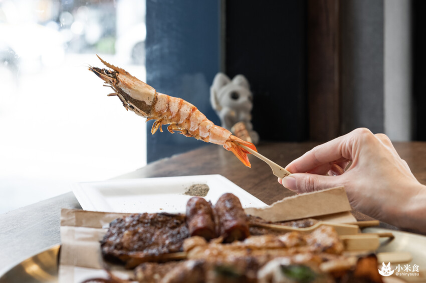 焦糖楓一中店|台中平價串燒推薦|串串門子。舉杯同樂暢快聊|台中小吃宵夜|一中商圈美食推薦 - 小米食