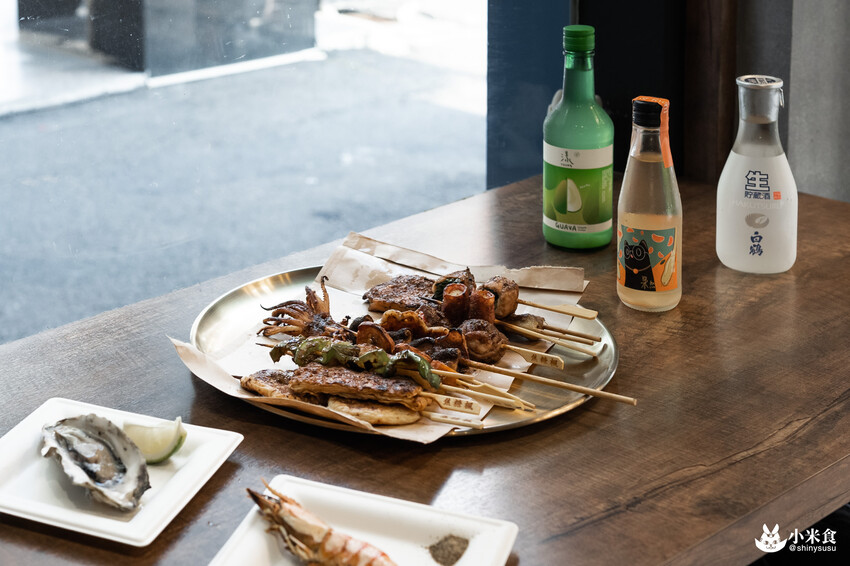 焦糖楓一中店|台中平價串燒推薦|串串門子。舉杯同樂暢快聊|台中小吃宵夜|一中商圈美食推薦 - 小米食