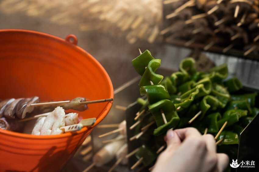 焦糖楓一中店|台中平價串燒推薦|串串門子。舉杯同樂暢快聊|台中小吃宵夜|一中商圈美食推薦 - 小米食