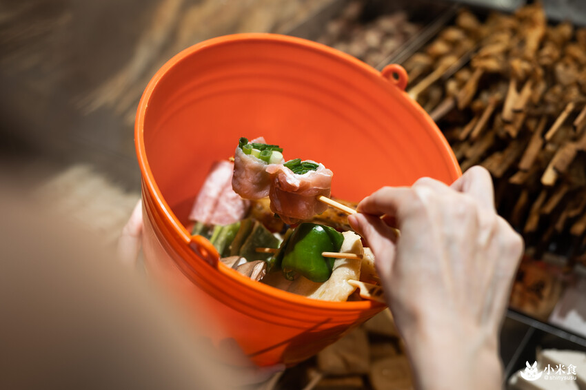 焦糖楓一中店|台中平價串燒推薦|串串門子。舉杯同樂暢快聊|台中小吃宵夜|一中商圈美食推薦 - 小米食