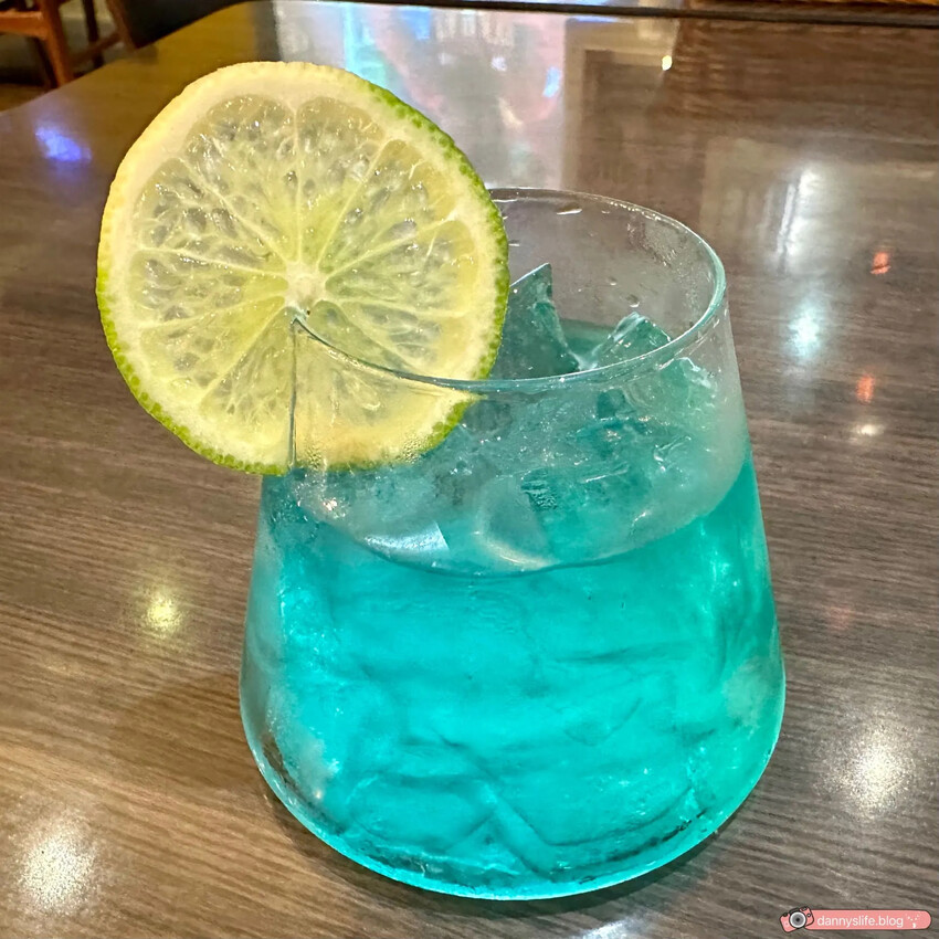 高CP值商業午餐！三重全新開幕咖啡餐酒館，特色美食、美酒，還有歌手現場駐唱！藝術文化展演空間～ 丹尼的吃喝玩樂 dannyslife.blog