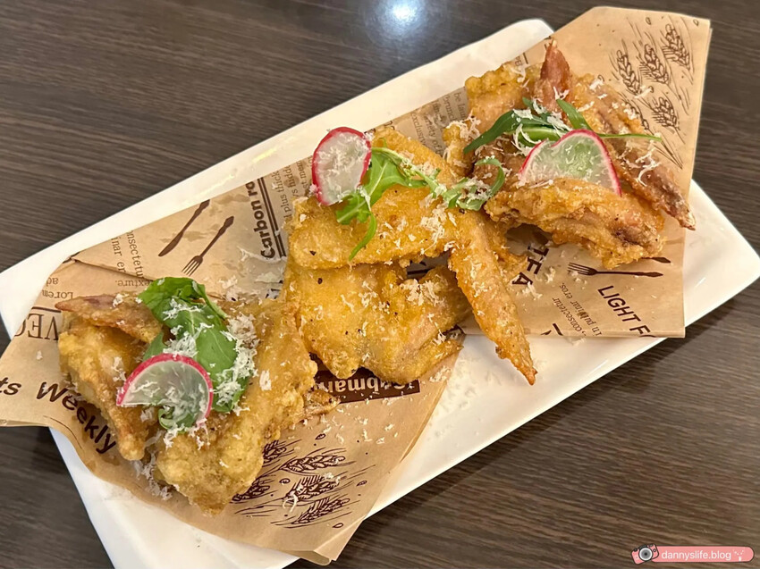 高CP值商業午餐！三重全新開幕咖啡餐酒館，特色美食、美酒，還有歌手現場駐唱！藝術文化展演空間～ 丹尼的吃喝玩樂 dannyslife.blog