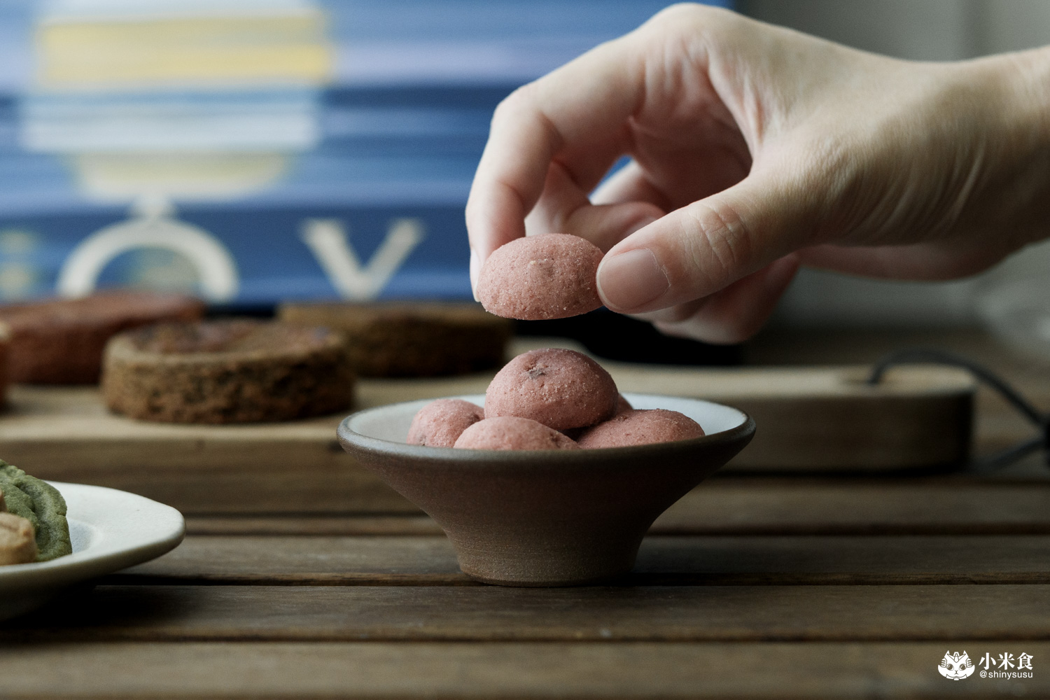 台中市烏日區CUPETIT 卡柏蒂精品甜點|碧波蕩漾的月光島語美入心,2025台中中秋禮盒推薦