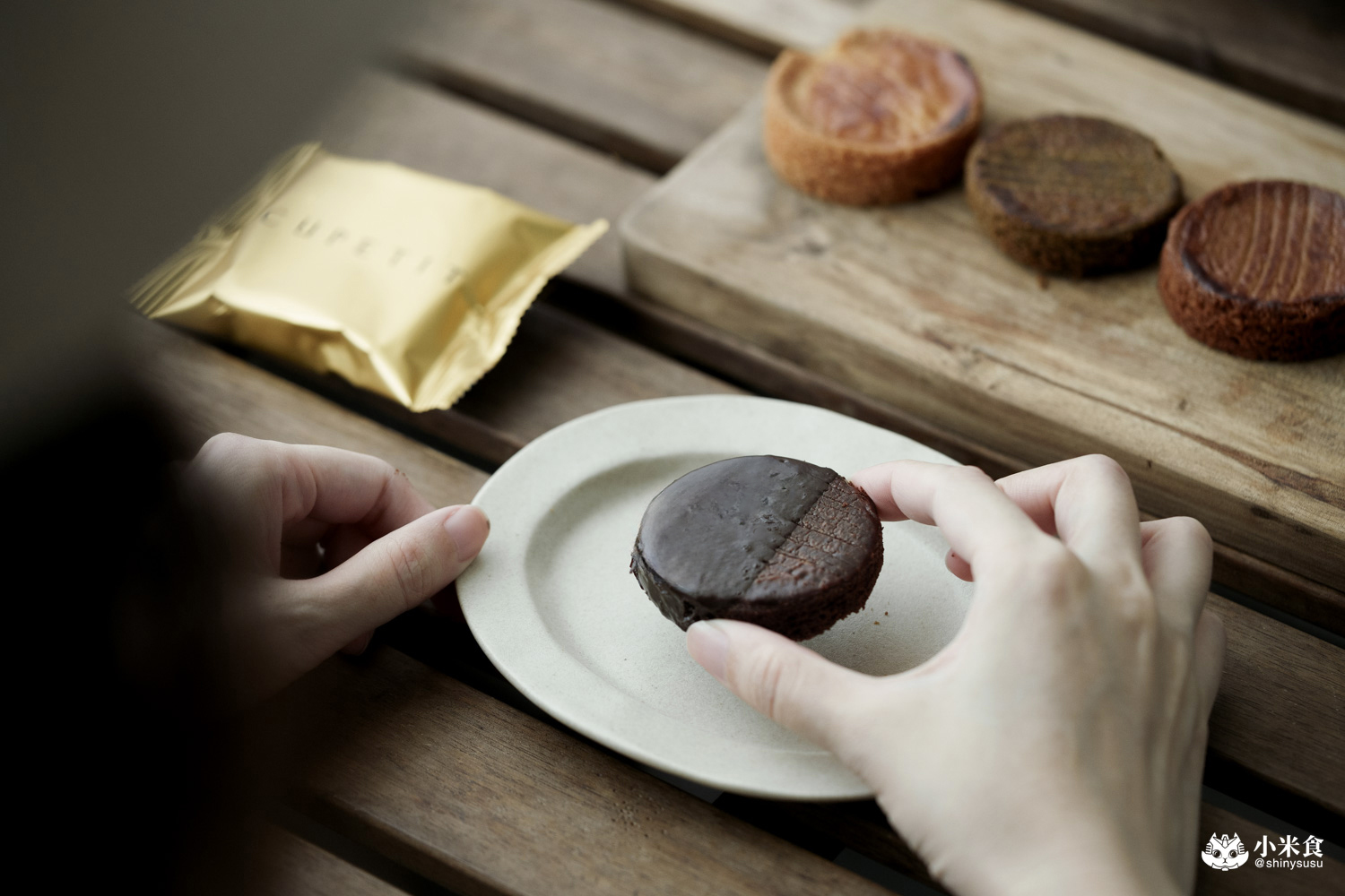 台中市烏日區CUPETIT 卡柏蒂精品甜點|碧波蕩漾的月光島語美入心,2025台中中秋禮盒推薦