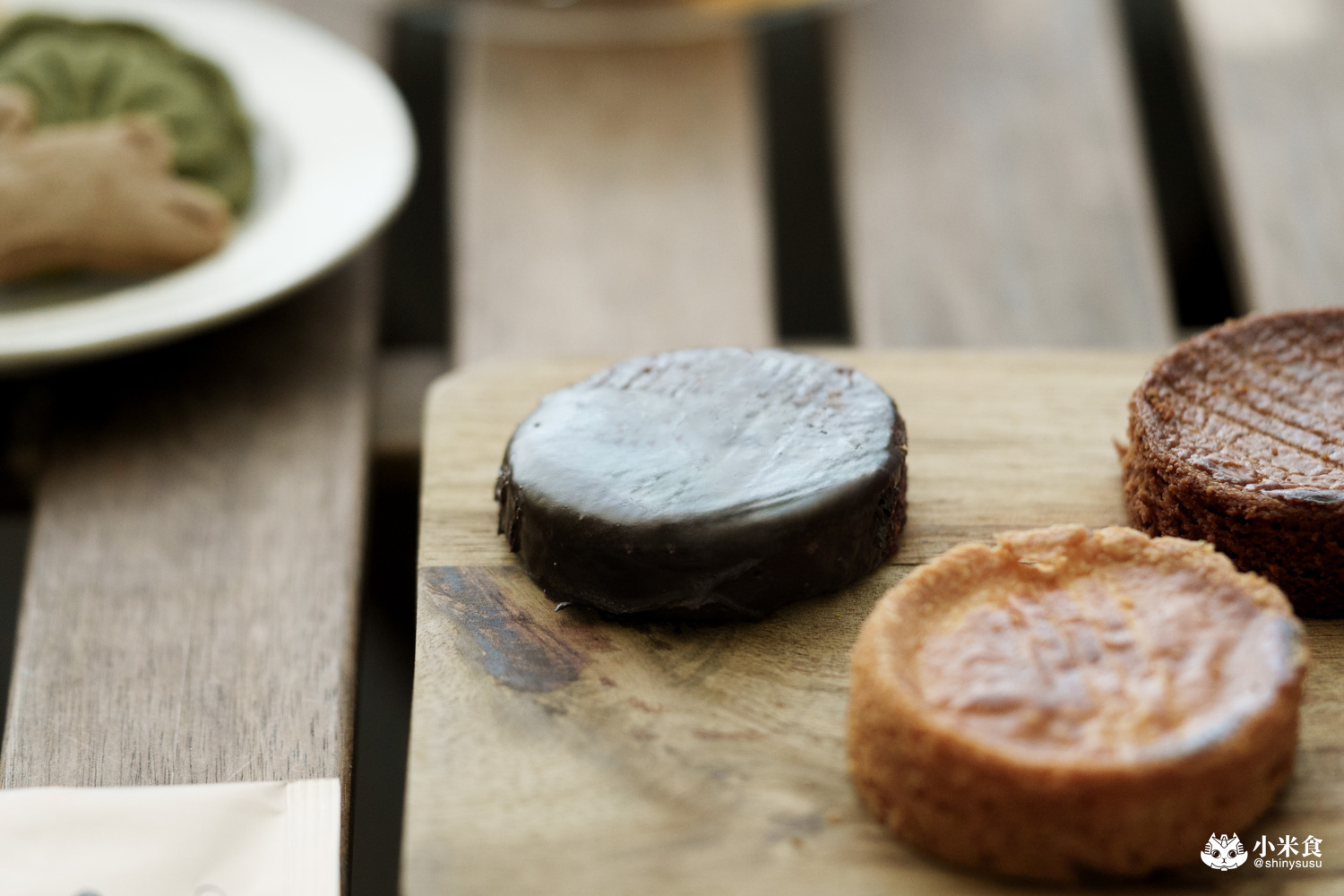 台中市烏日區CUPETIT 卡柏蒂精品甜點|碧波蕩漾的月光島語美入心,2025台中中秋禮盒推薦