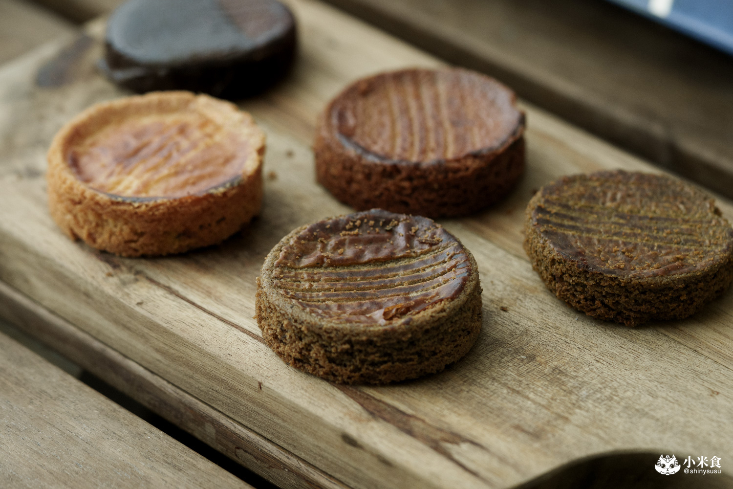 台中市烏日區CUPETIT 卡柏蒂精品甜點|碧波蕩漾的月光島語美入心,2025台中中秋禮盒推薦