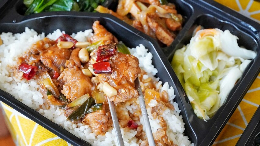 LINE_ALBUM_挑食便當 二傻夫婦_221231_3