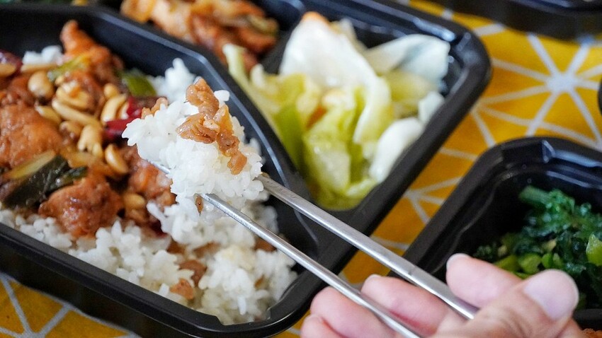 LINE_ALBUM_挑食便當 二傻夫婦_221231_5