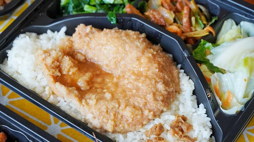 LINE_ALBUM_挑食便當 二傻夫婦_221231_1