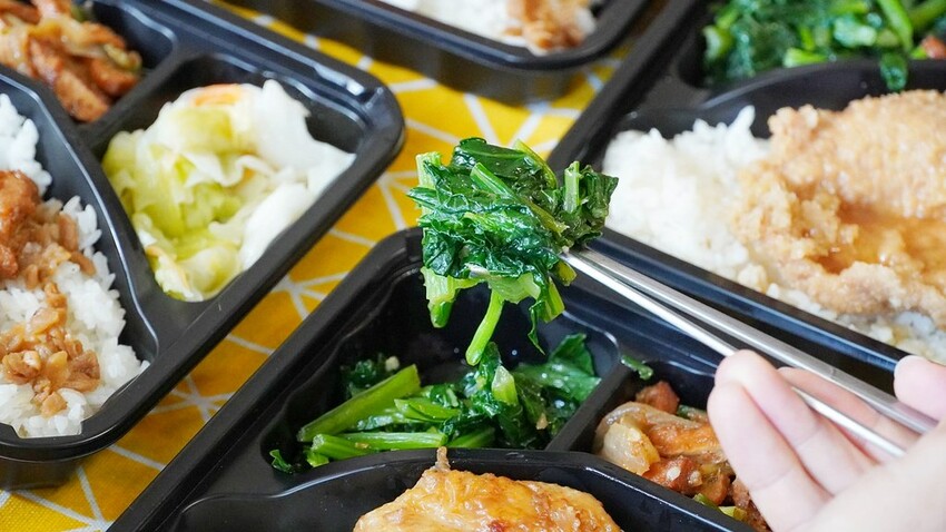 LINE_ALBUM_挑食便當 二傻夫婦_221231_6