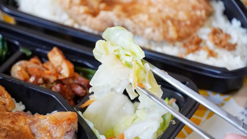 LINE_ALBUM_挑食便當 二傻夫婦_221231_8