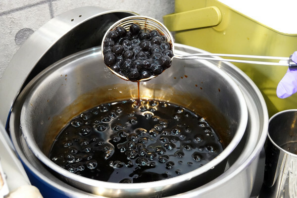 好喝又好玩的士林飲料店推薦-頃刻間綠豆沙牛奶專賣店，好喝士林手搖飲料外送推薦