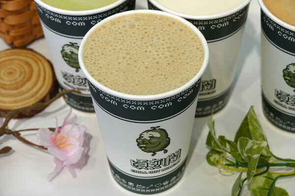 好喝又好玩的士林飲料店推薦-頃刻間綠豆沙牛奶專賣店，好喝士林手搖飲料外送推薦