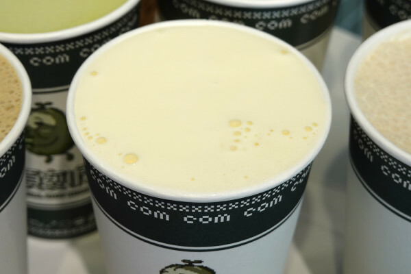 好喝又好玩的士林飲料店推薦-頃刻間綠豆沙牛奶專賣店，好喝士林手搖飲料外送推薦