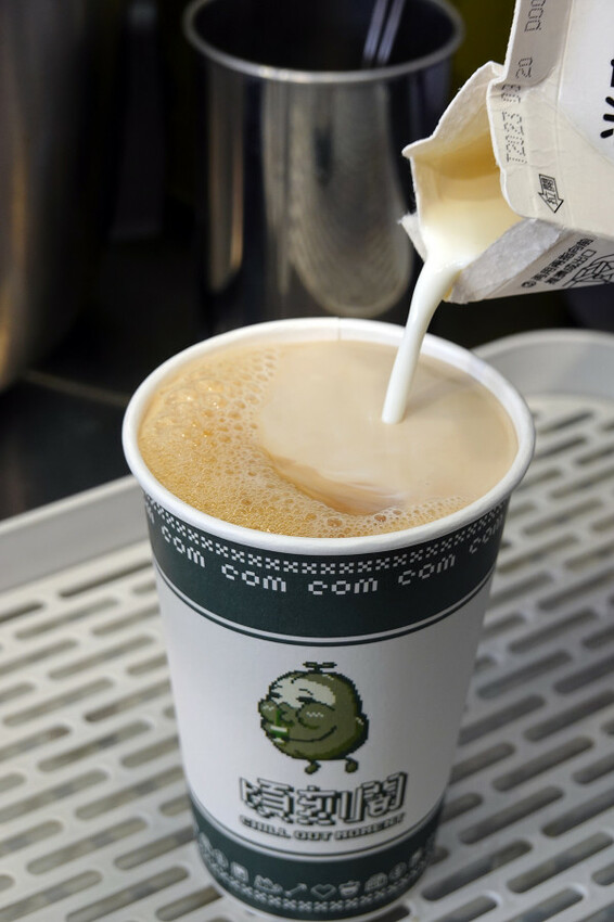 好喝又好玩的士林飲料店推薦-頃刻間綠豆沙牛奶專賣店，好喝士林手搖飲料外送推薦