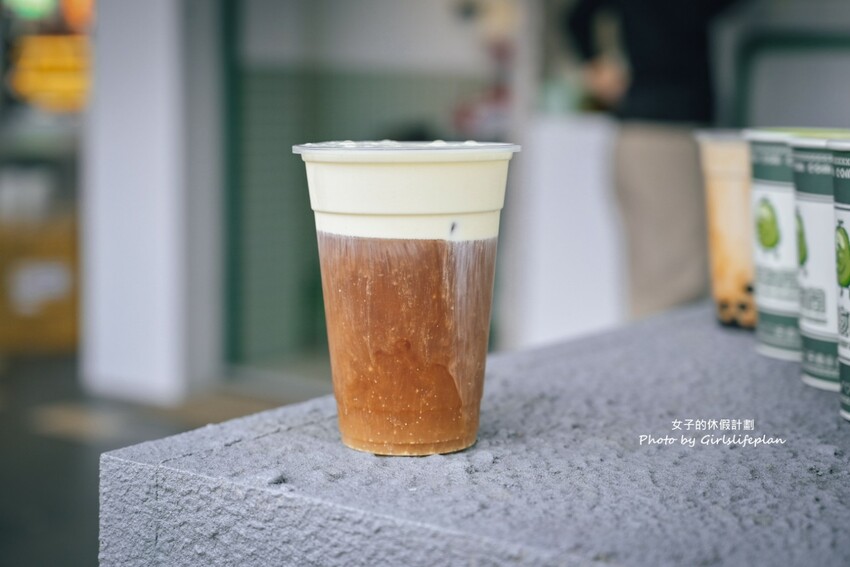 超有特色古早復古電玩風格飲料店，大推現場手刷日本靜岡抹茶一杯才60元，等待飲料時還可以免費雙人打電玩讓人不愛上這間店也難