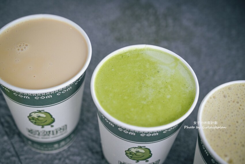 超有特色古早復古電玩風格飲料店，大推現場手刷日本靜岡抹茶一杯才60元，等待飲料時還可以免費雙人打電玩讓人不愛上這間店也難