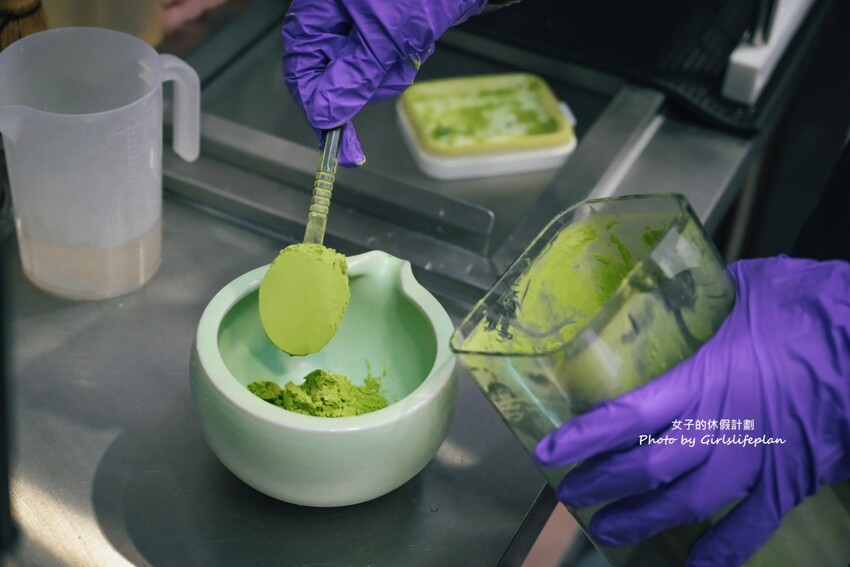 超有特色古早復古電玩風格飲料店，大推現場手刷日本靜岡抹茶一杯才60元，等待飲料時還可以免費雙人打電玩讓人不愛上這間店也難