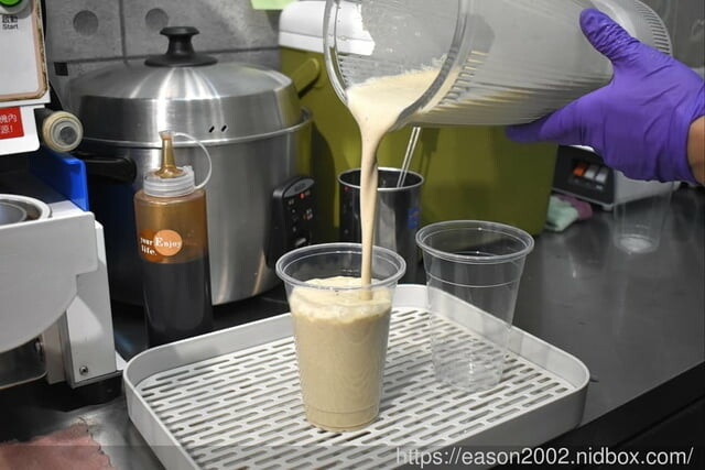 #文末抽獎 士林夜市 台北美食推薦 | 頃刻間 綠豆沙牛奶專賣店 真材實料的天然手搖飲