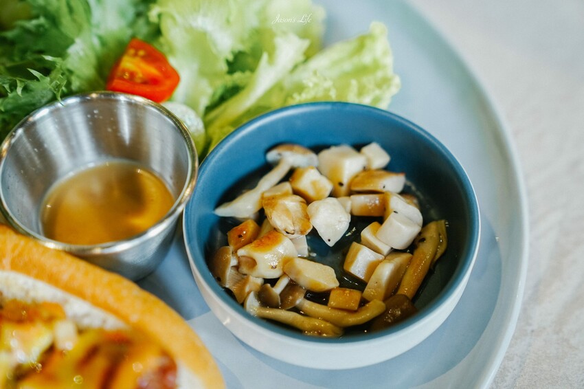 【台中中區｜美食】Hausinc 1035。台中文青新據點，HAUSINC CAFE進駐百年醫院建築