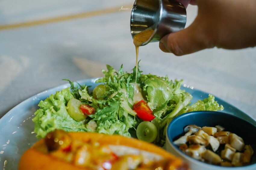 【台中中區｜美食】Hausinc 1035。台中文青新據點，HAUSINC CAFE進駐百年醫院建築