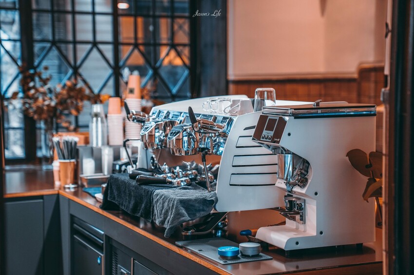 【台中中區｜美食】Hausinc 1035。台中文青新據點，HAUSINC CAFE進駐百年醫院建築