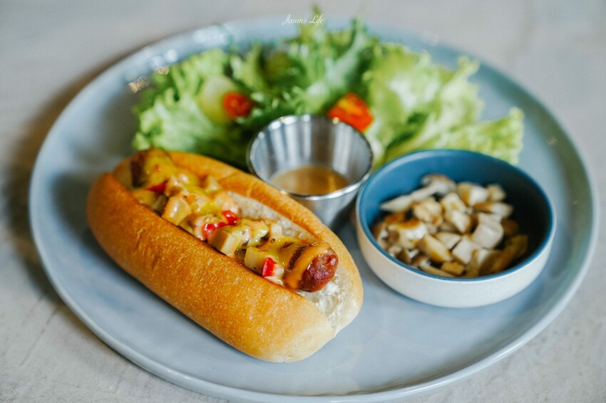 【台中中區｜美食】Hausinc 1035。台中文青新據點，HAUSINC CAFE進駐百年醫院建築