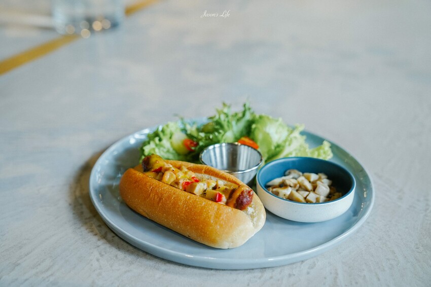 【台中中區｜美食】Hausinc 1035。台中文青新據點，HAUSINC CAFE進駐百年醫院建築