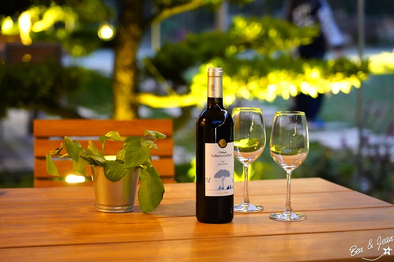 葉子秘境 森林系Villa》佔地1.2萬坪森林系住宿，新型態輕奢華免搭帳露營，一泊二食、獨立衛浴超享受、房內