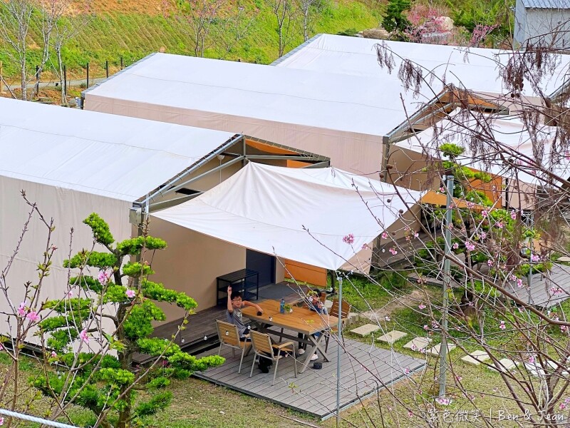 葉子秘境 森林系Villa》佔地1.2萬坪森林系住宿，新型態輕奢華免搭帳露營，一泊二食、獨立衛浴超享受、房內