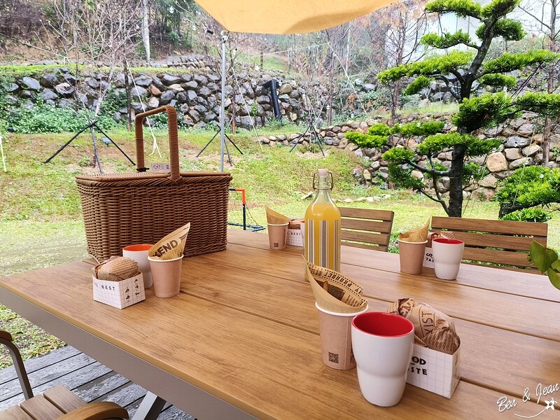 葉子秘境 森林系Villa》佔地1.2萬坪森林系住宿，新型態輕奢華免搭帳露營，一泊二食、獨立衛浴超享受、房內