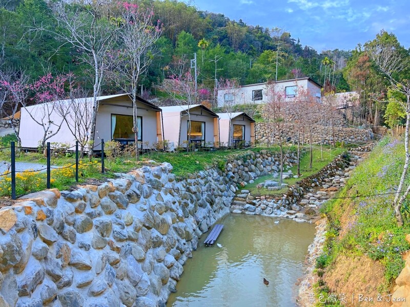 葉子秘境 森林系Villa》佔地1.2萬坪森林系住宿，新型態輕奢華免搭帳露營，一泊二食、獨立衛浴超享受、房內