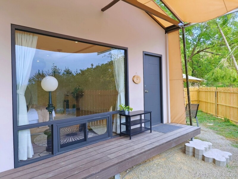 葉子秘境 森林系Villa》佔地1.2萬坪森林系住宿，新型態輕奢華免搭帳露營，一泊二食、獨立衛浴超享受、房內