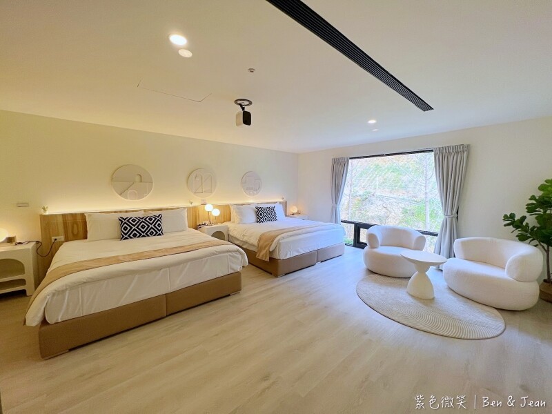 葉子秘境 森林系Villa》佔地1.2萬坪森林系住宿，新型態輕奢華免搭帳露營，一泊二食、獨立衛浴超享受、房內