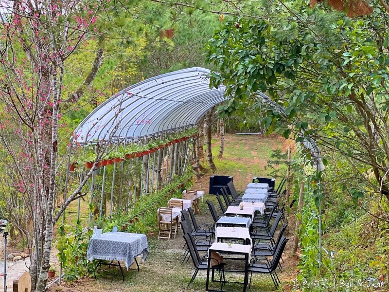 葉子秘境 森林系Villa》佔地1.2萬坪森林系住宿，新型態輕奢華免搭帳露營，一泊二食、獨立衛浴超享受、房內