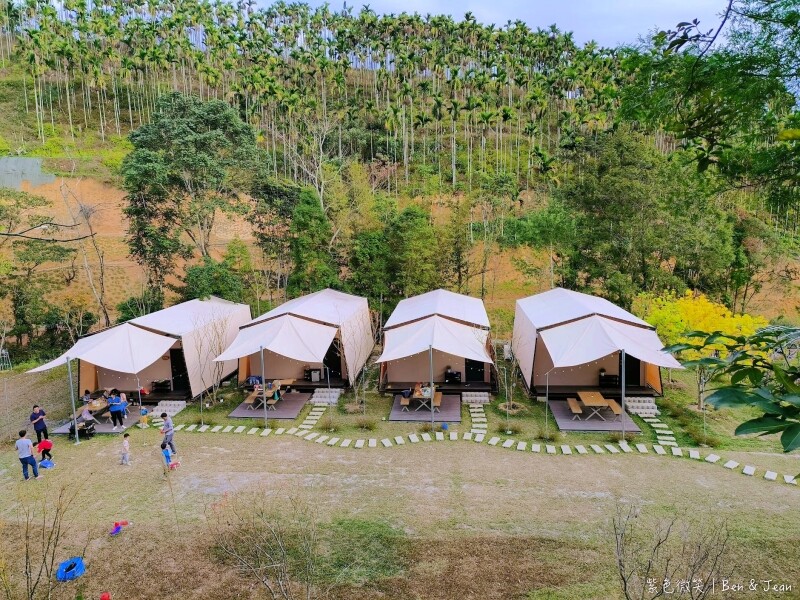 葉子秘境 森林系Villa》佔地1.2萬坪森林系住宿，新型態輕奢華免搭帳露營，一泊二食、獨立衛浴超享受、房內