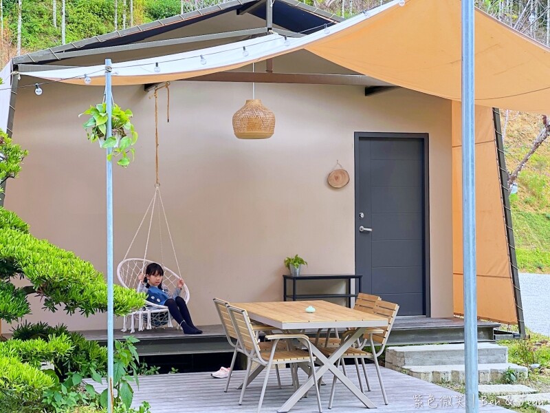 葉子秘境 森林系Villa》佔地1.2萬坪森林系住宿，新型態輕奢華免搭帳露營，一泊二食、獨立衛浴超享受、房內